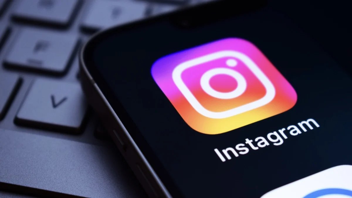 Instagram’s New Snapchat Clone Makes It Too Easy to Send Disappearing Images to All Your Friends