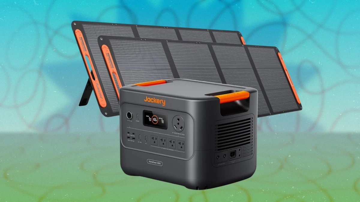 This Home Generator and Solar Panel Bundle Is ,300 Off Right Now