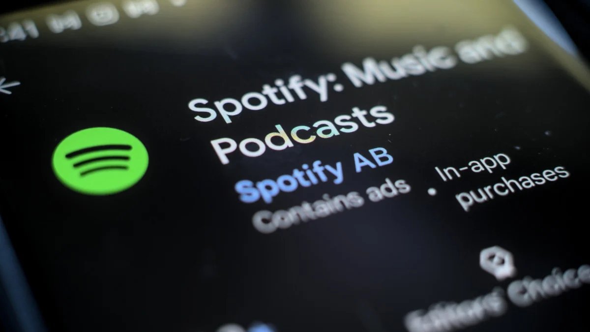 Spotify Now Lets You Listen to Magazine Articles, but It Will Cost You Spotify Now Lets You Listen to Magazine Articles, but It Will Cost You