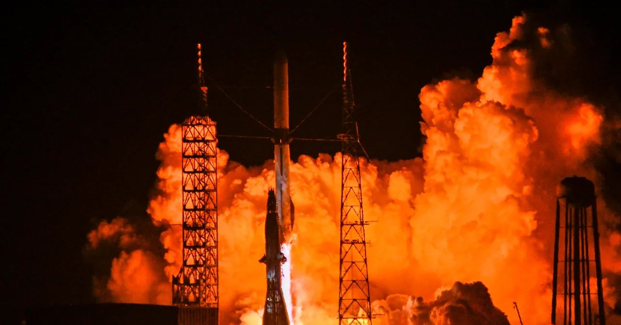 Blue Origin Rocket Explodes in Fiery Setback Blue Origin Rocket Explodes in Fiery Setback