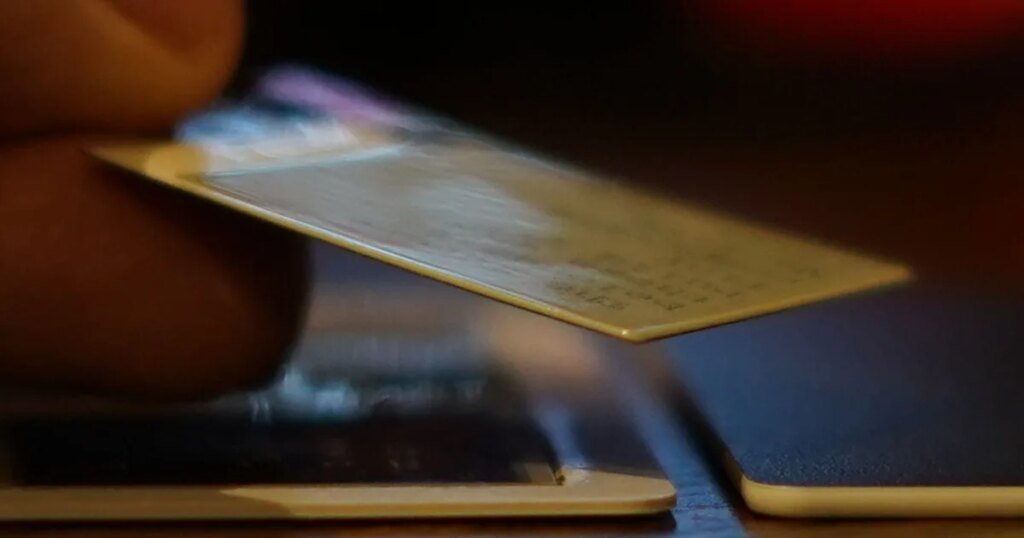 The size of a credit card: This fully functional computer even packs an e-ink screen The size of a credit card: This fully functional computer even packs an e-ink screen