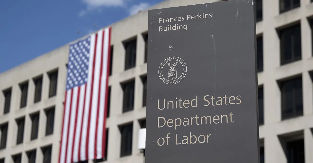 Department of Labor Tells Employees to Report Anyone Prioritizing DEI Department of Labor Tells Employees to Report Anyone Prioritizing DEI