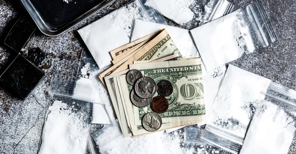 These Instagram Ads Sure Seem to Be Selling Cocaine Accessories These Instagram Ads Sure Seem to Be Selling Cocaine Accessories