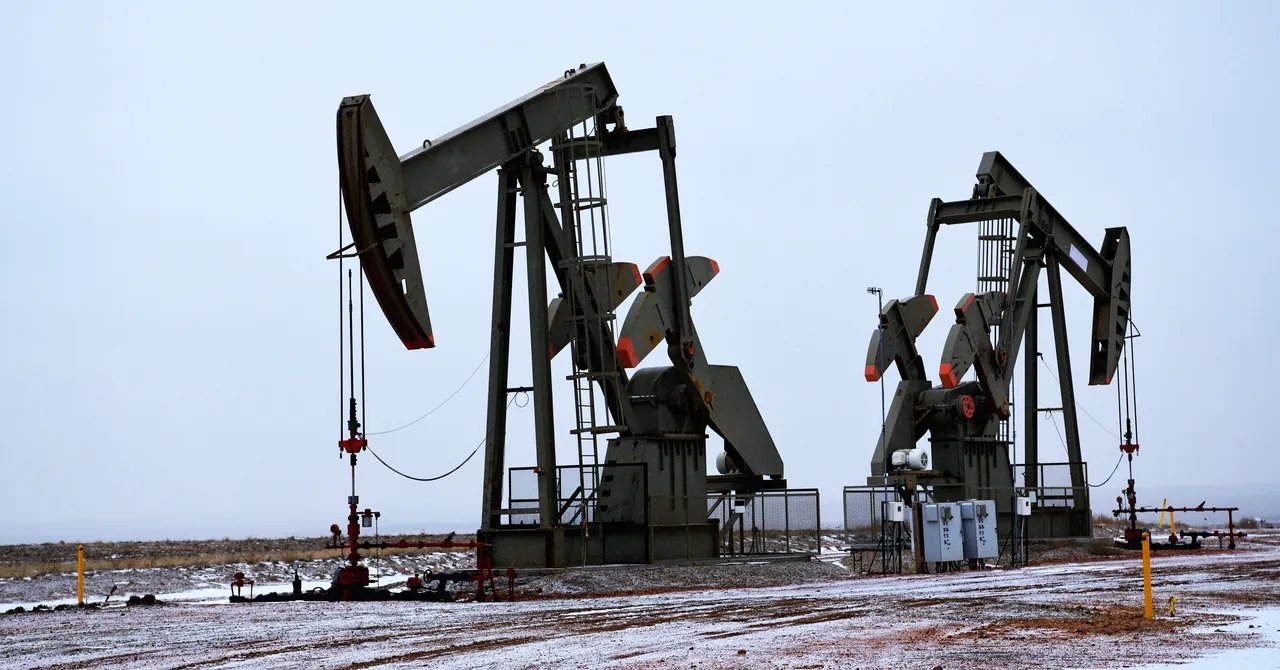 Old Oil and Gas Wells Could Find Second Life Producing Clean Energy Old Oil and Gas Wells Could Find Second Life Producing Clean Energy