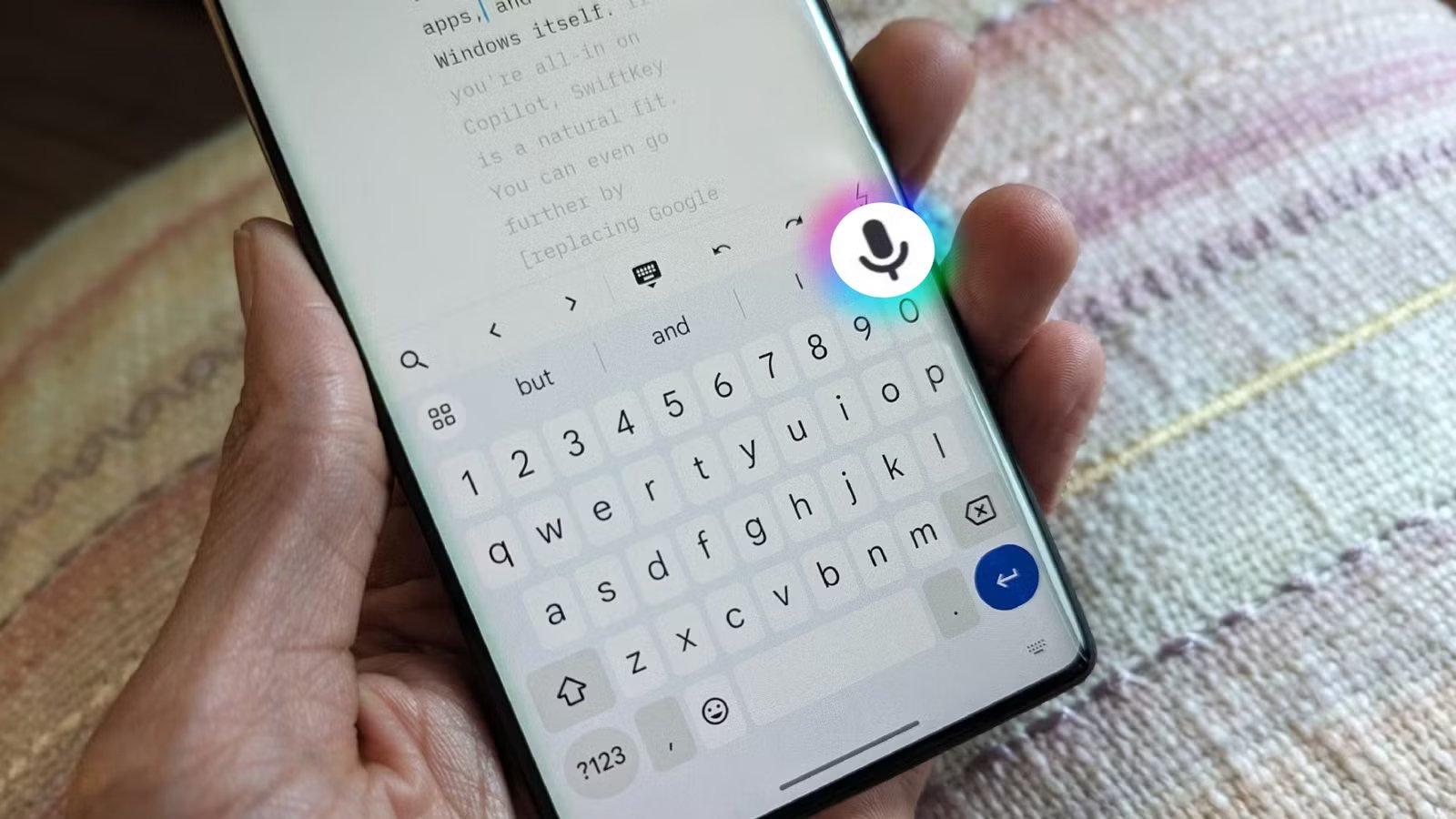 3 features that make Google Pixel’s “context-aware” voice typing better than any keyboard