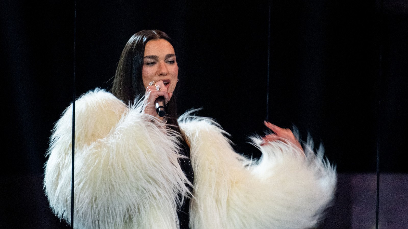 Dua Lipa Is Suing Samsung For  Million