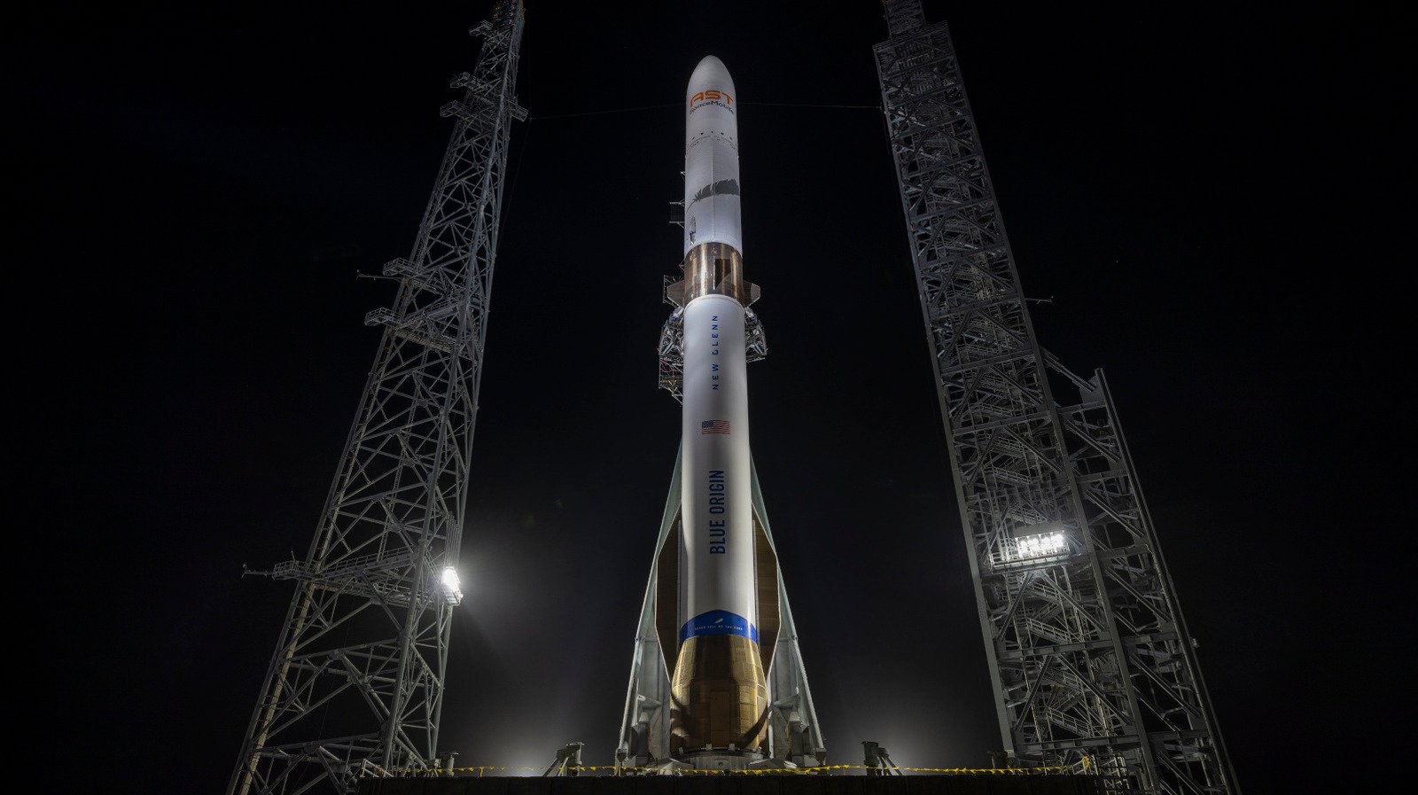 Blue Origin’s New Glenn Rocket Explodes On Its Launchpad Blue Origin’s New Glenn Rocket Explodes On Its Launchpad
