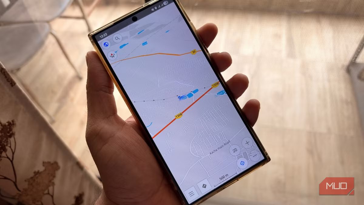 I turned an old phone into an offline GPS, and it works too well