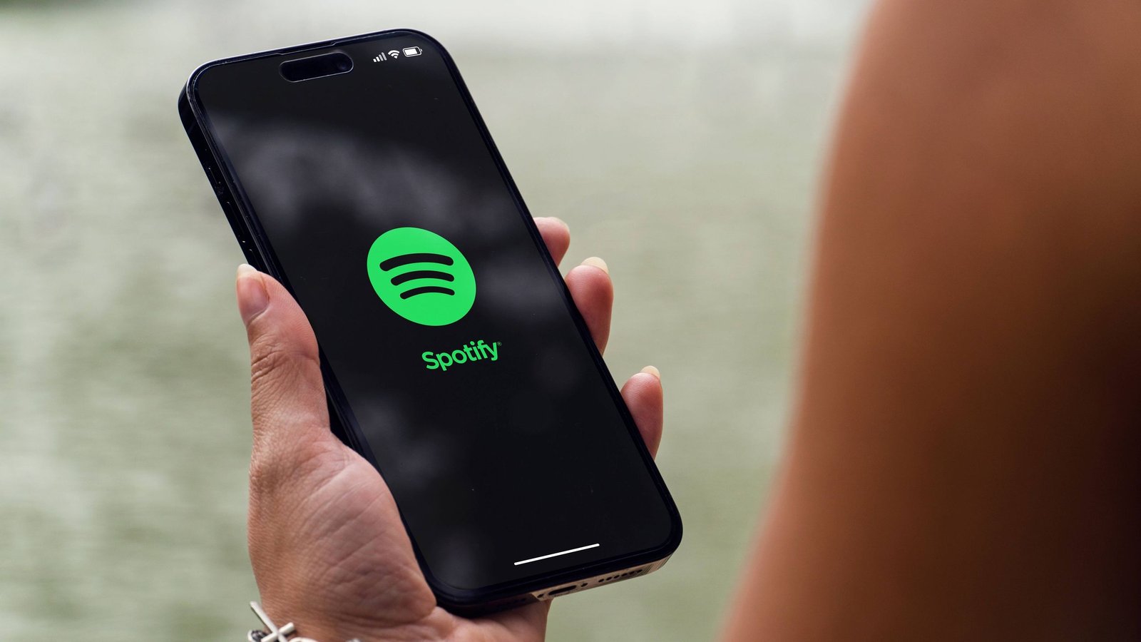 ‘We’re aware of some issues right now’ — live updates as Spotify confirms outage, with thousands of users reporting that they can’t access the music streaming service ‘We’re aware of some issues right now’ — live updates as Spotify confirms outage, with thousands of users reporting that they can’t access the music streaming service