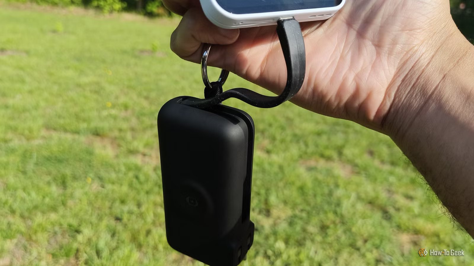 This  battery ring is more useful than every portable charger I’ve tested