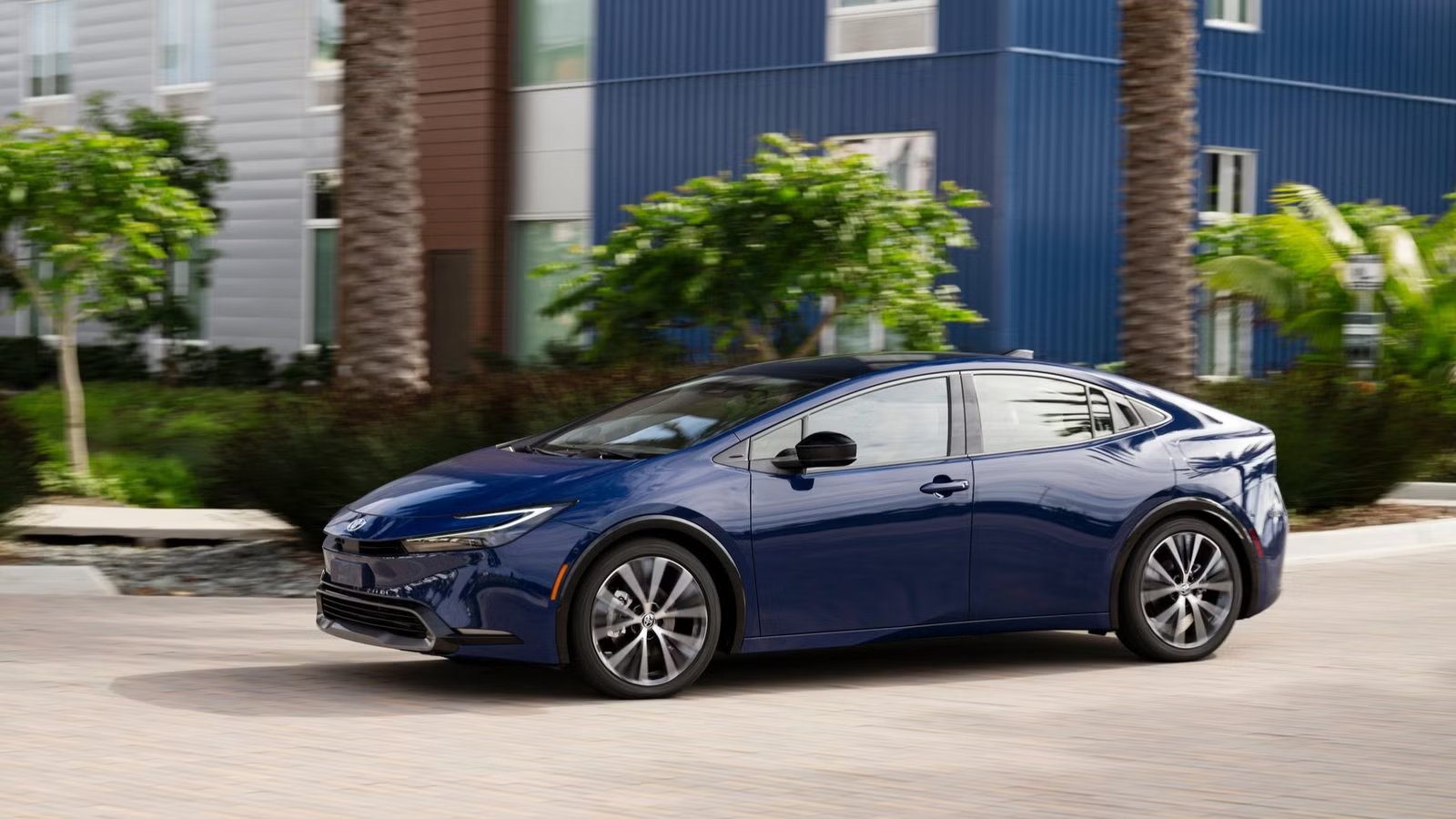 Other hybrids can’t keep up—This Japanese hatch is still the king of fuel savings