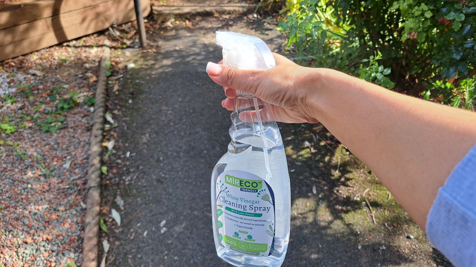 Gardeners are being urged to pour white vinegar on their patio this May — and it’s not as strange as it sounds Gardeners are being urged to pour white vinegar on their patio this May — and it’s not as strange as it sounds