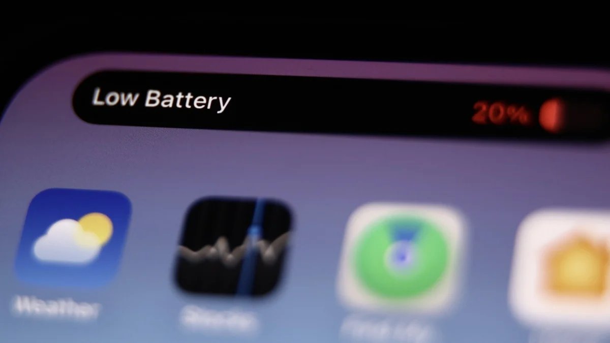 Update iOS Now to Fix Your iPhone’s Charging Problems Update iOS Now to Fix Your iPhone’s Charging Problems