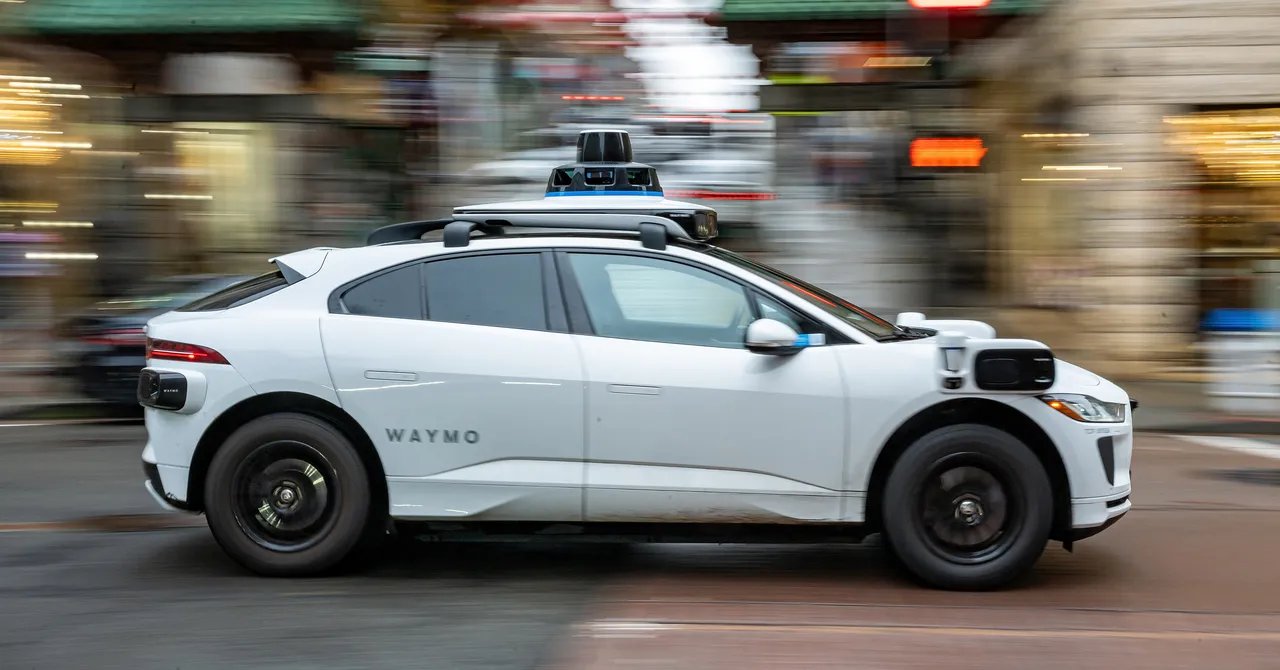 Waymo Recalls Robotaxis Over Risk They’ll Drive at Speed Into Freeway Construction Zones Waymo Recalls Robotaxis Over Risk They’ll Drive at Speed Into Freeway Construction Zones