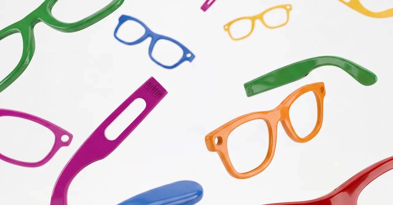 They’re Making Cases for Smart Glasses Now