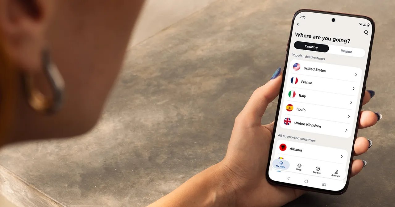 Motorola Phones Now Have a Built-In Travel eSIM for Mobile Data Outside the US